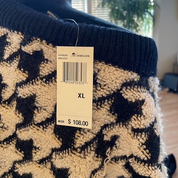 MAX edition XL houndstooth wide neck COZY sweater - Picture 4 of 5